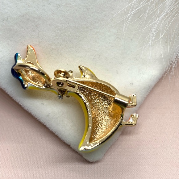 Yellow Enamel Duck Brooch - Picture 3 of 3